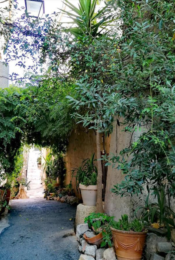 Beautiful Renovated Studio With View- Old Hyères Exterior foto